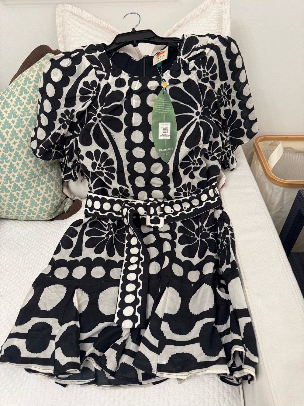 FARM Rio Black and White Graphic Floral Belted Casual Dress